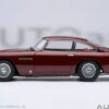 Aston Martin DB5 1964 dubonnet rot - AUTOart 1:18 Composite – Bild 3